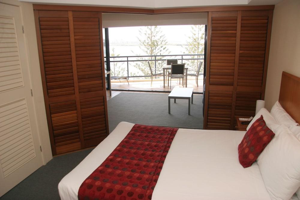 Ramada Resort By Wyndham Golden Beach Caloundra Exteriör bild