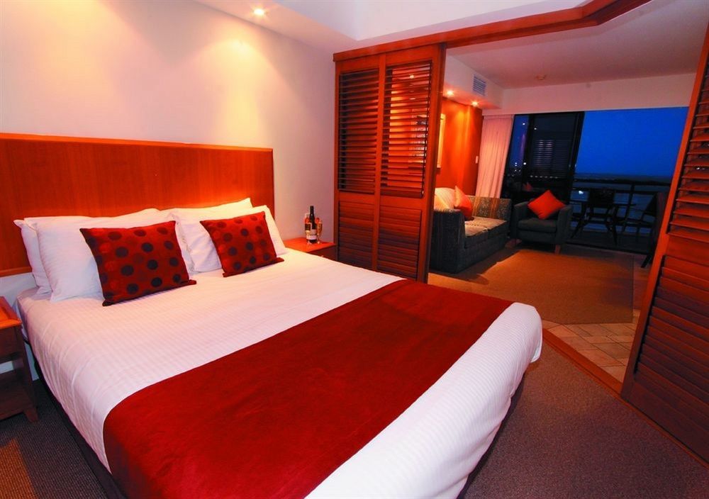 Ramada Resort By Wyndham Golden Beach Caloundra Exteriör bild
