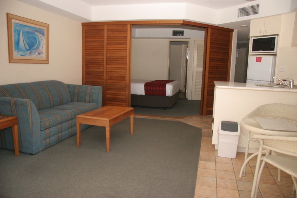 Ramada Resort By Wyndham Golden Beach Caloundra Exteriör bild