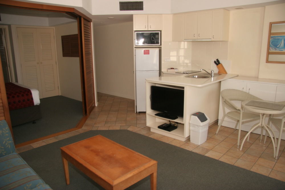 Ramada Resort By Wyndham Golden Beach Caloundra Exteriör bild