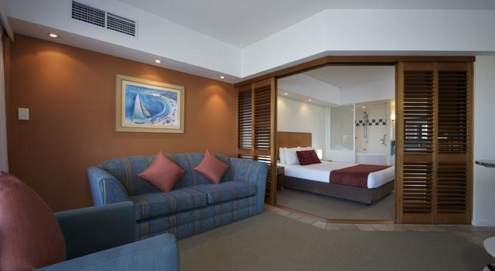 Ramada Resort By Wyndham Golden Beach Caloundra Exteriör bild