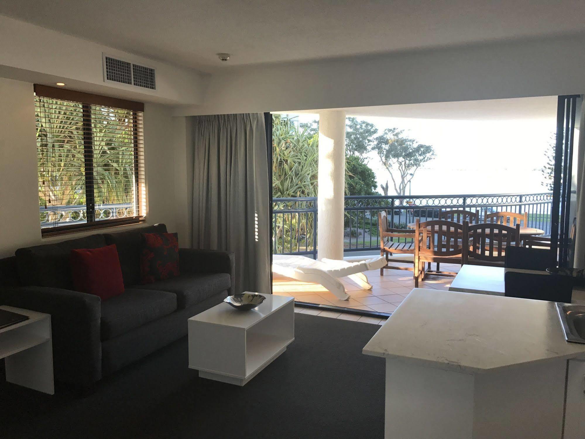 Ramada Resort By Wyndham Golden Beach Caloundra Exteriör bild