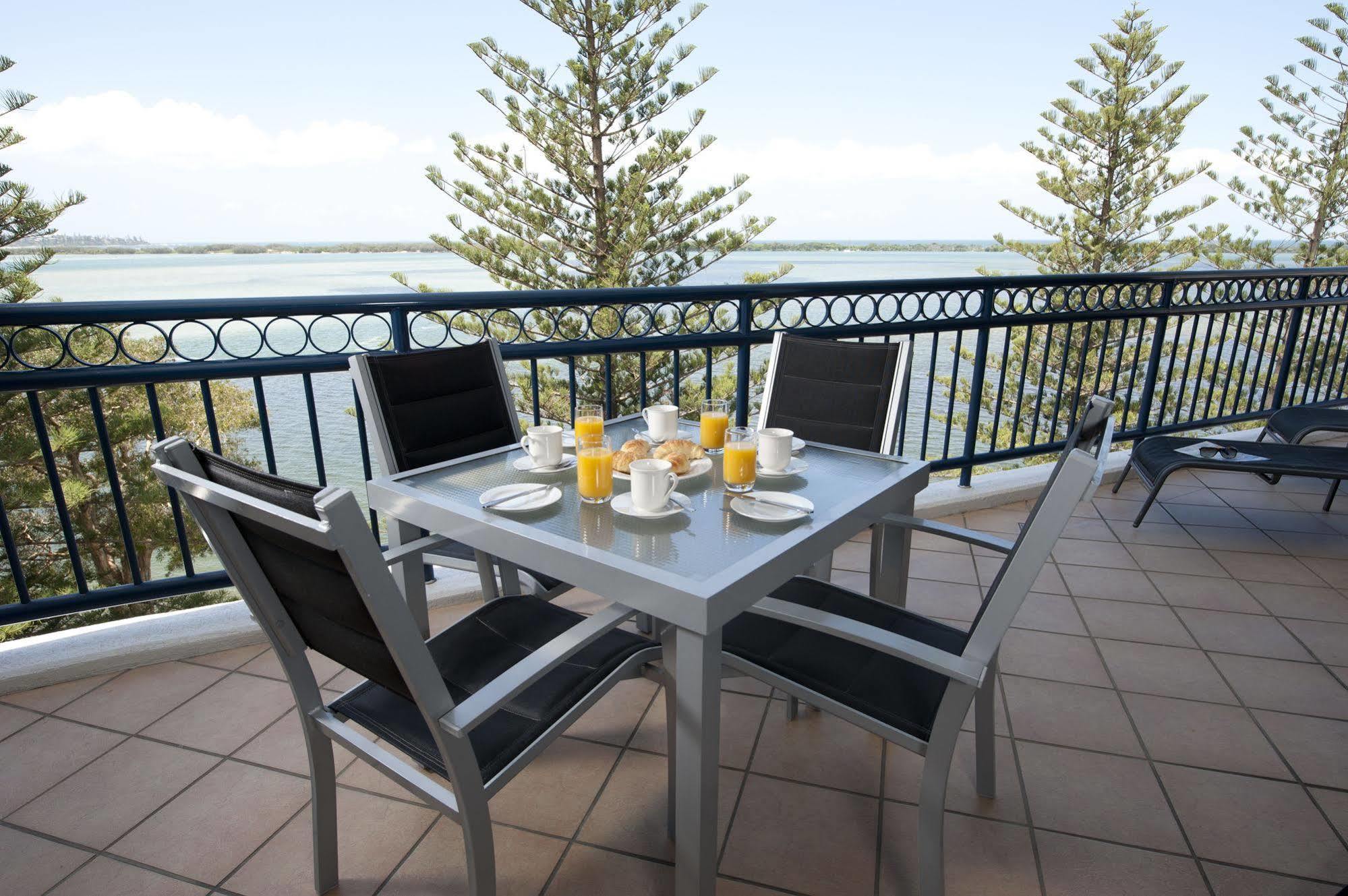 Ramada Resort By Wyndham Golden Beach Caloundra Exteriör bild