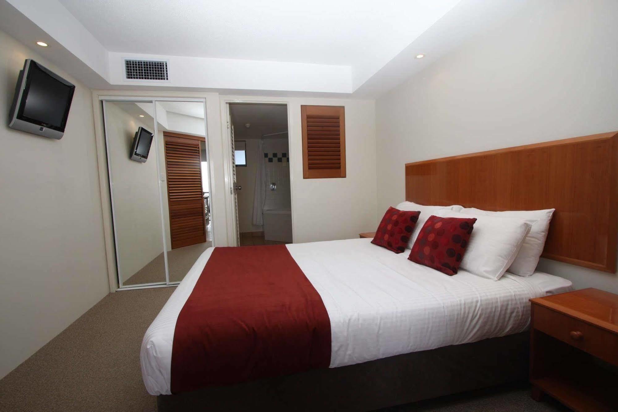 Ramada Resort By Wyndham Golden Beach Caloundra Exteriör bild