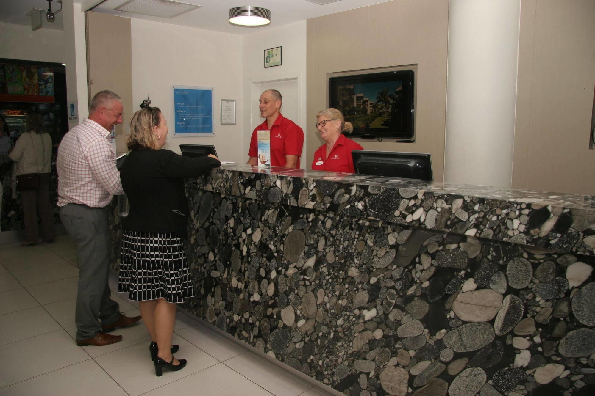 Ramada Resort By Wyndham Golden Beach Caloundra Exteriör bild