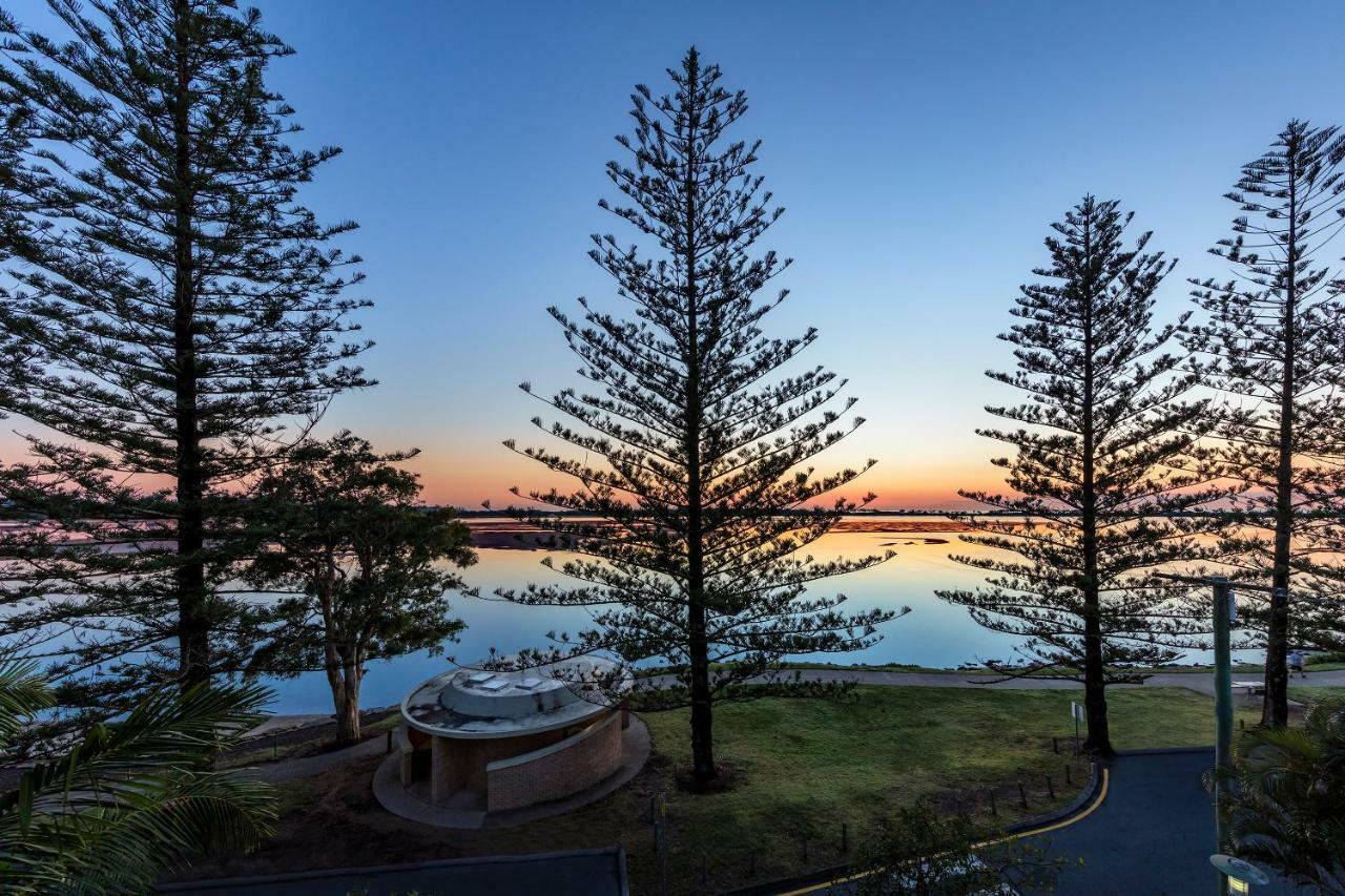 Ramada Resort By Wyndham Golden Beach Caloundra Exteriör bild